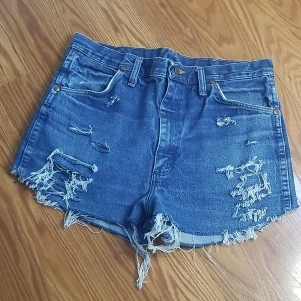 Cutoffs wranglers distressed high waisted 32